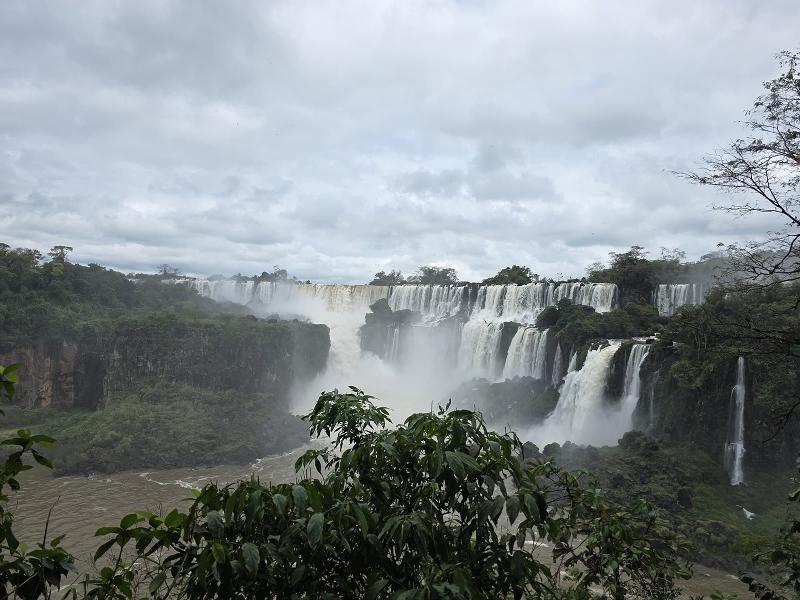 A view of Iguazu Falls from the Argentina side (45229)