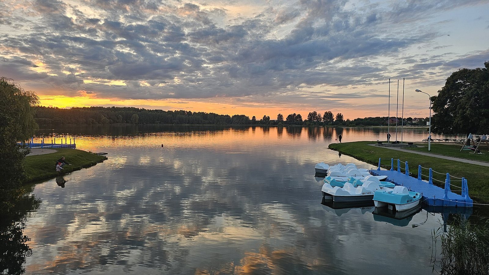2026.09.15 Sunset Cnianskaje Reservoir Minsk Belarus 05
