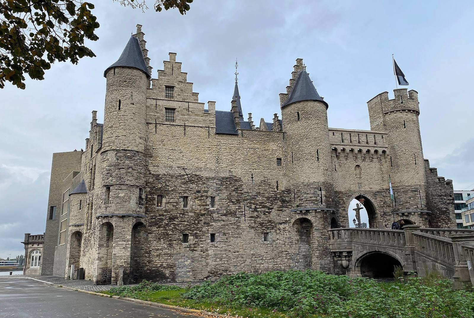 BEL Antwerpen, Het Steen 005
