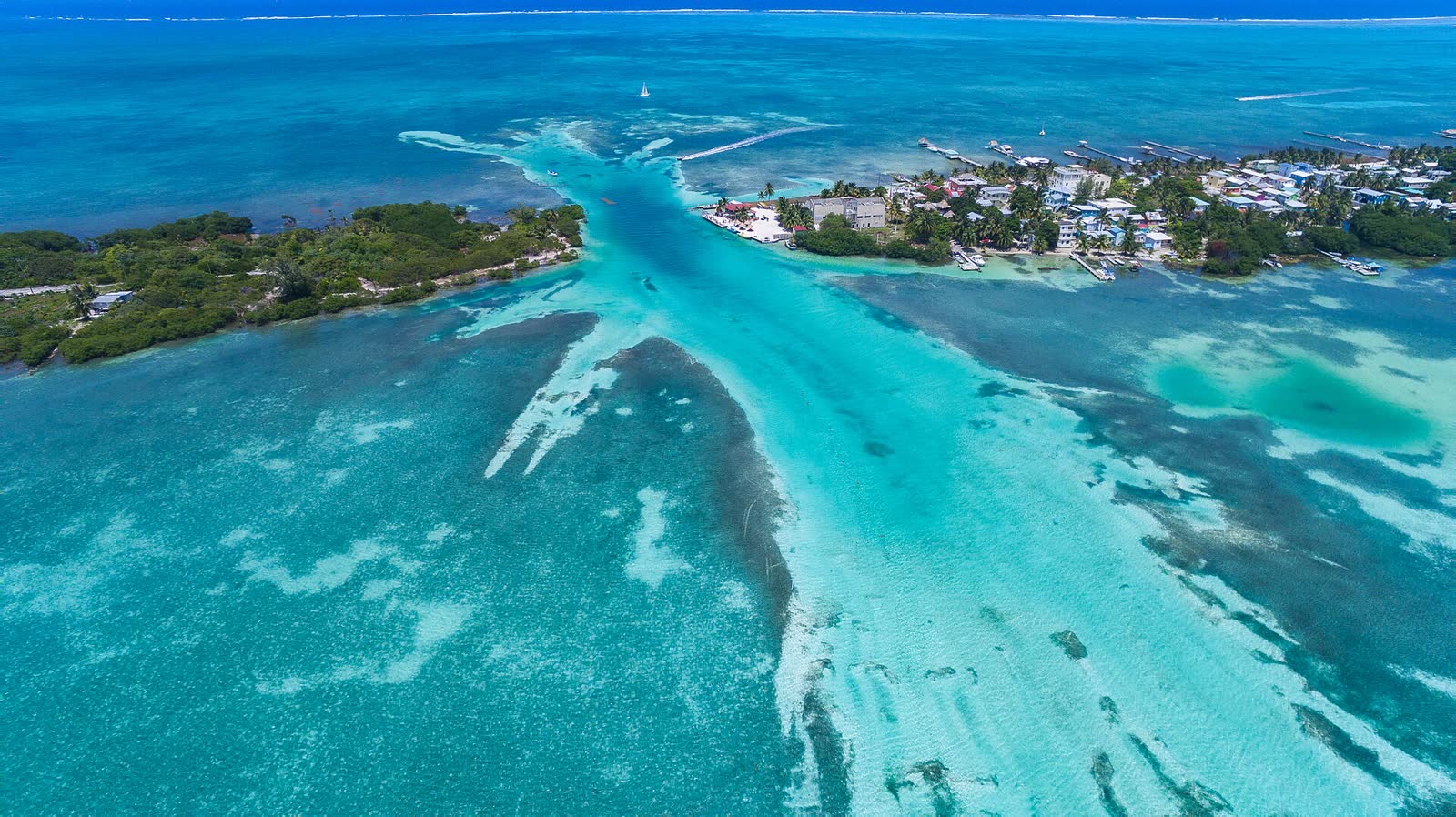 Caye Caulker Belize aerial (20688990128)