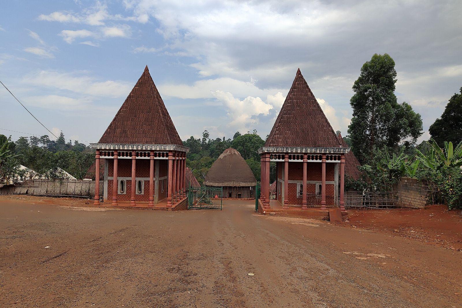Entrée Chefferie Bandjoun à l'Ouest au Cameroun