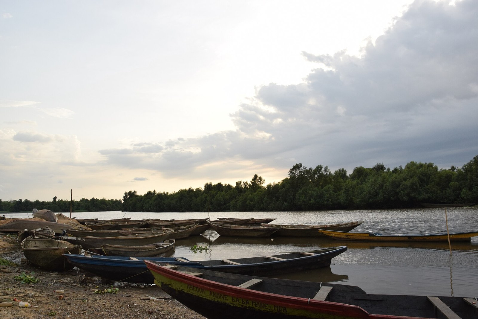 Pirogue wouri Douala 2