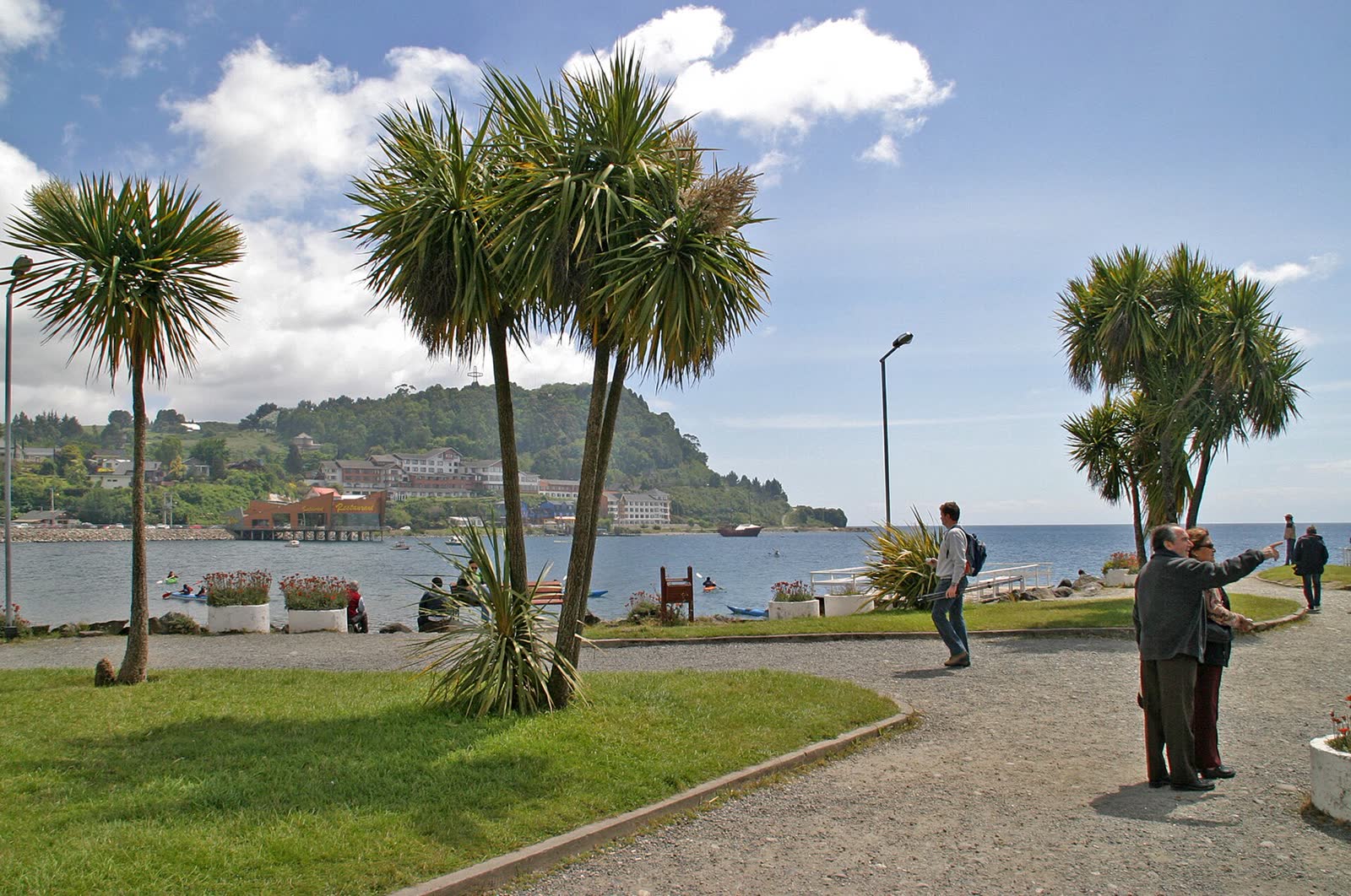 00 1693 Puerto Varas on Lake Llanquihue (Chile)