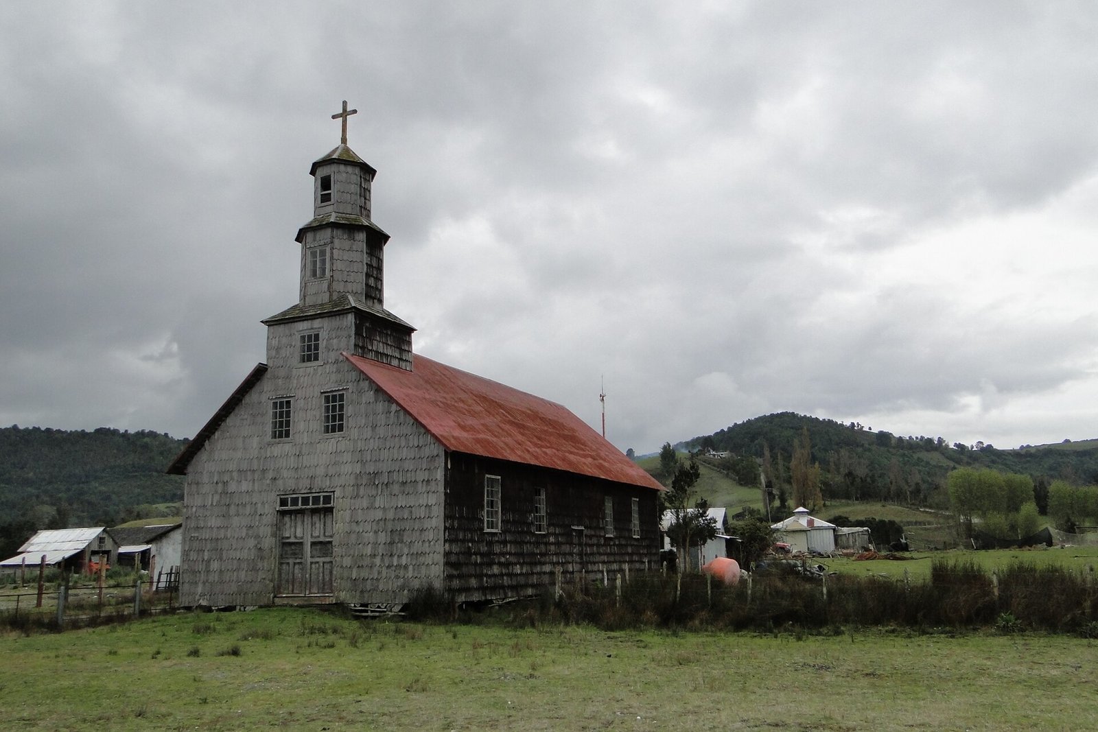 Iglesia Chullec, Quinchao, Chiloé, Chile - panoramio