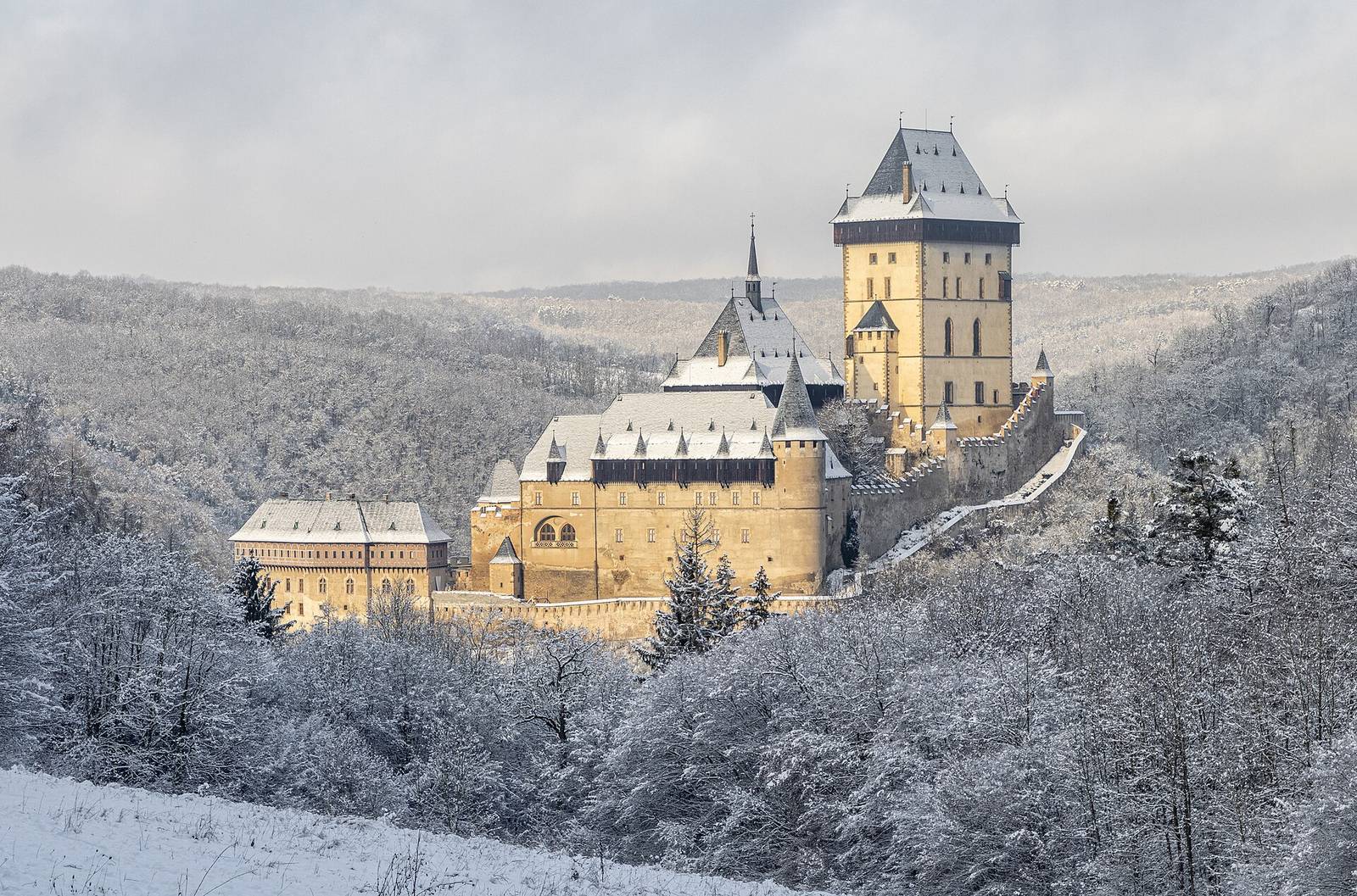 Karlštejn in winter