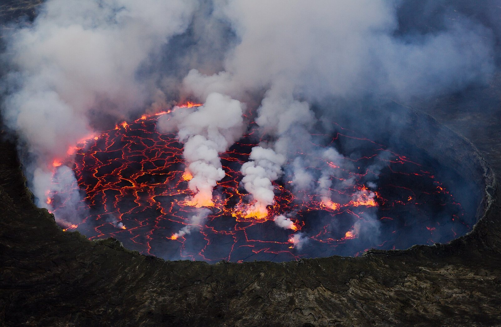 Lava Lake Nyiragongo 2