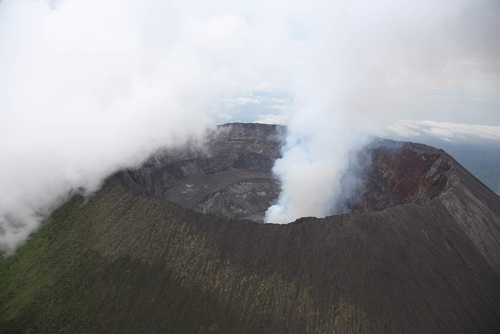Volcano Nyiragongo - Virunga National Park (20441436773)