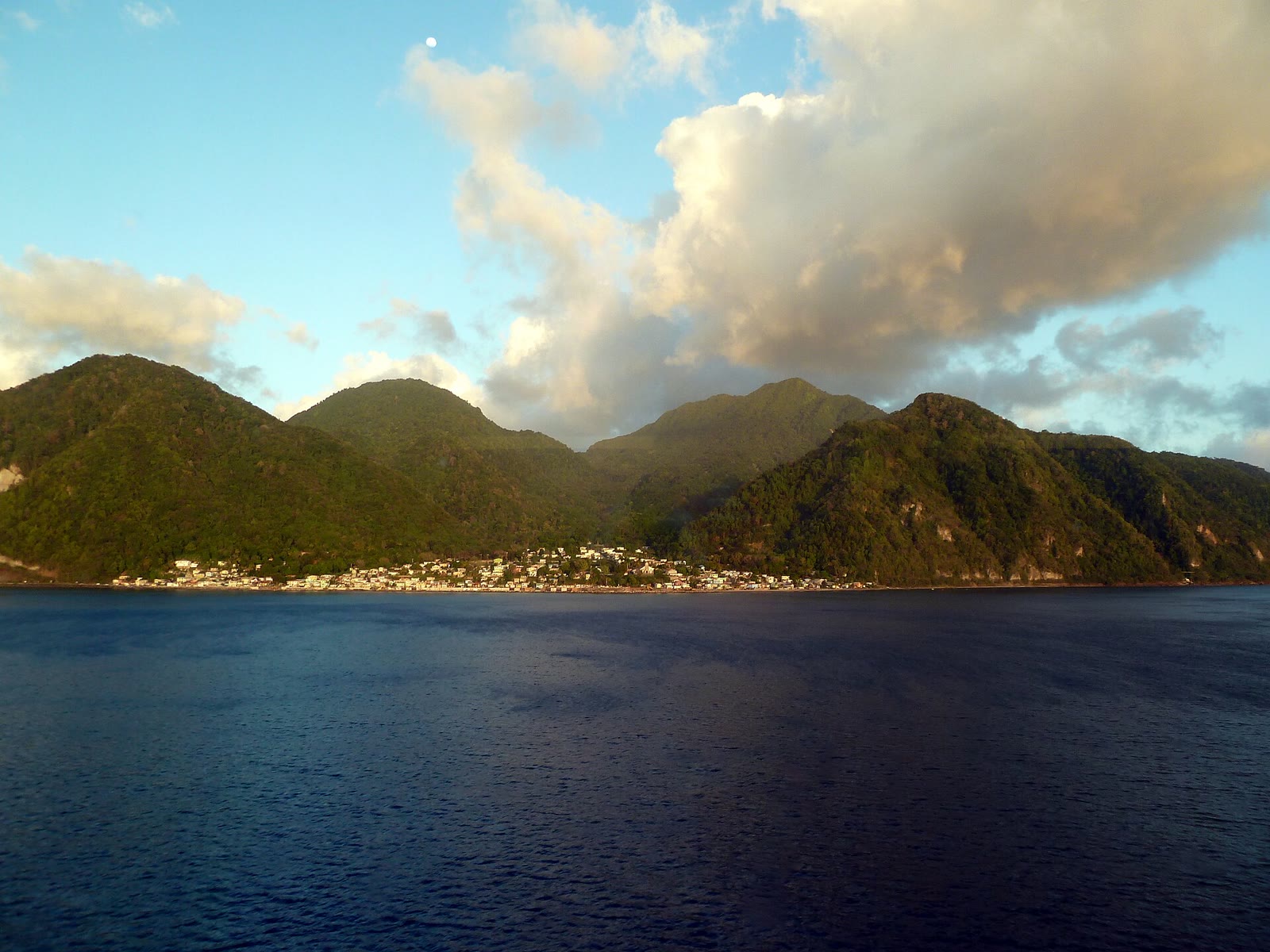 Dominica, Karibik - Roseau - Ponte Michel - panoramio