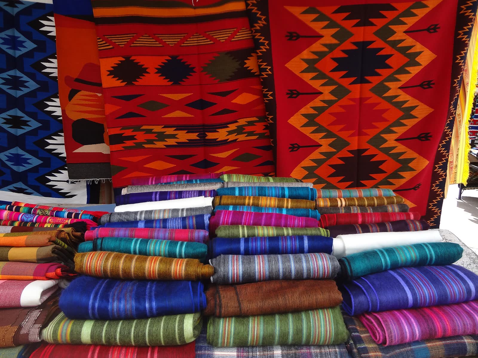Otavalo Artisan Market - Andes Mountains - South America - photograph 010