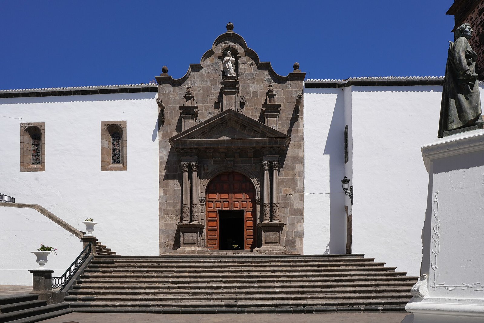Santa Cruz de La Palma - Iglesia de El Salvador - Entrance