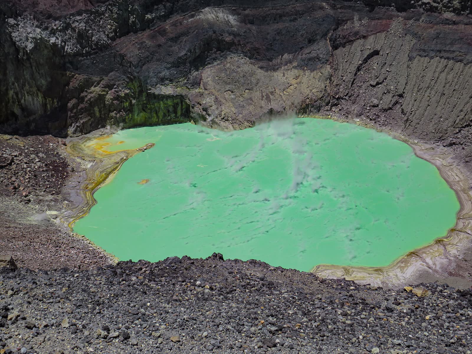 Laguna cratérica del Volcán de Santa Ana - El Salvador