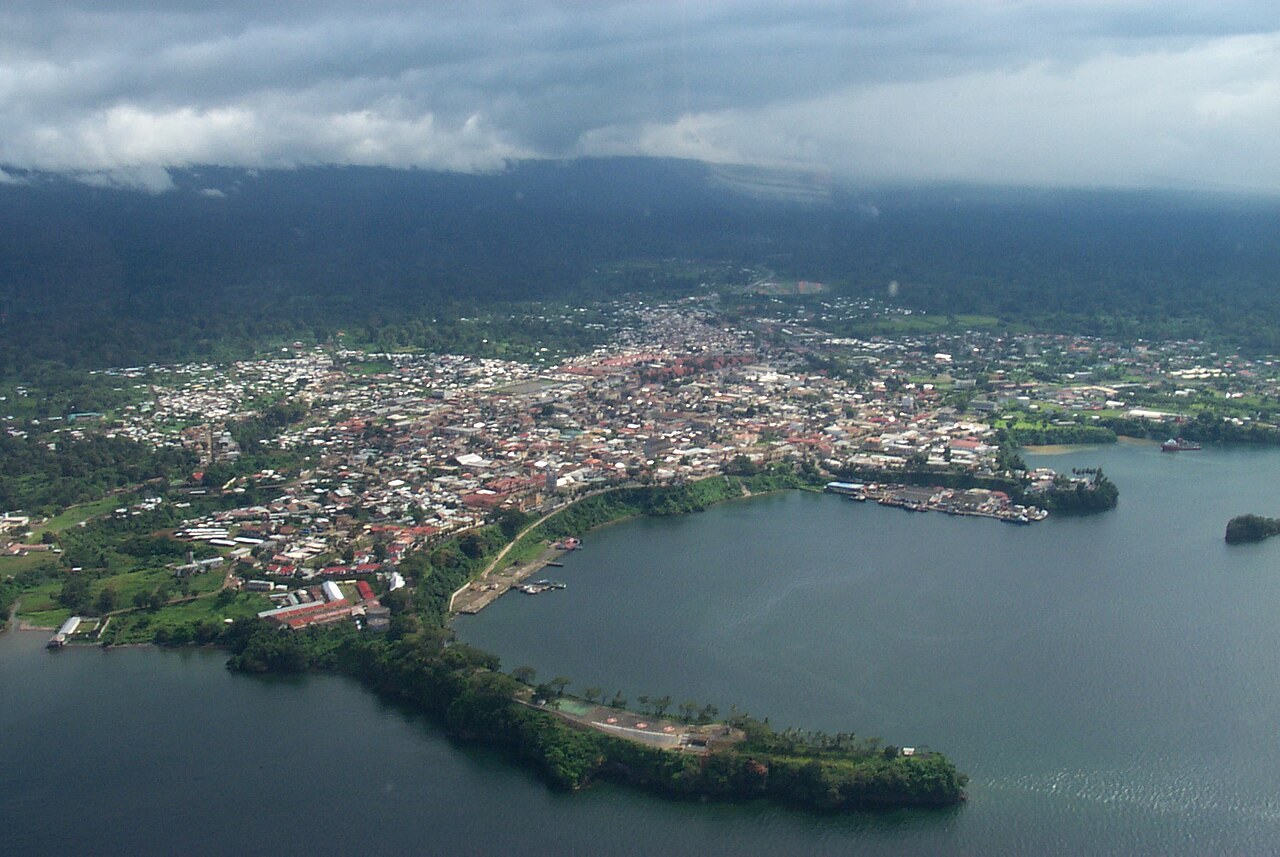Malabo a 13-oct-01