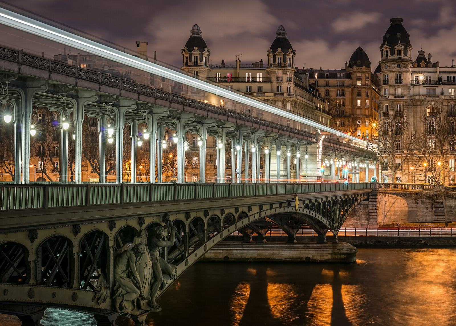 Pont de Bir-Hakeim and view on the 16th Arrondissement of Paris 140124 1