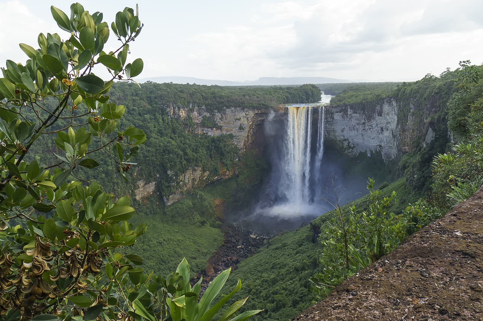 Kaieteur Falls, Guyana (23294865279)