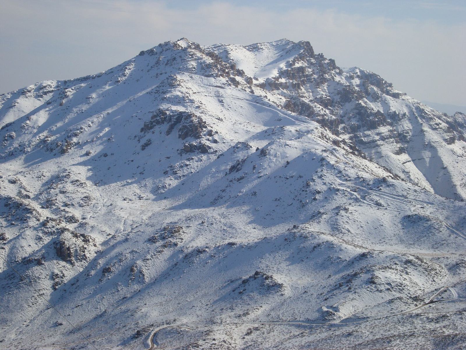 Snowy mountain on Iraq–Turkish border 19 mi NE of Zakho, Iraq - panoramio