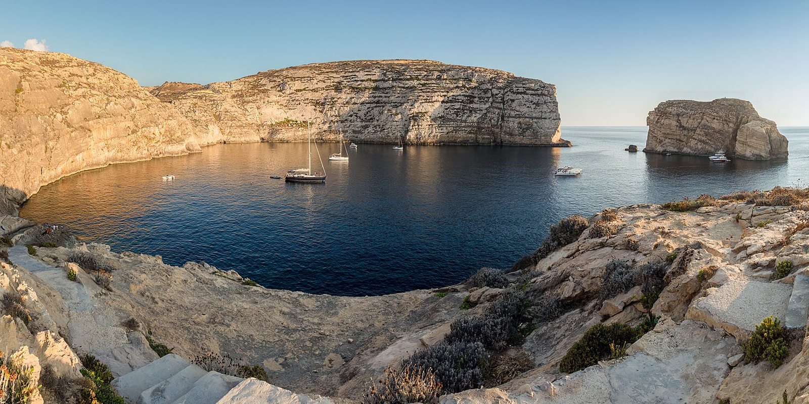 Bahía de Dwejra, isla de Gozo, Malta, 2021-08-22, DD 47-58 PAN