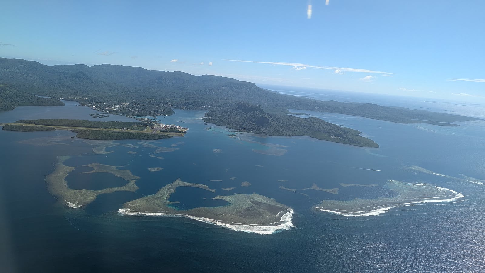 Pohnpei lagoon from plane 2
