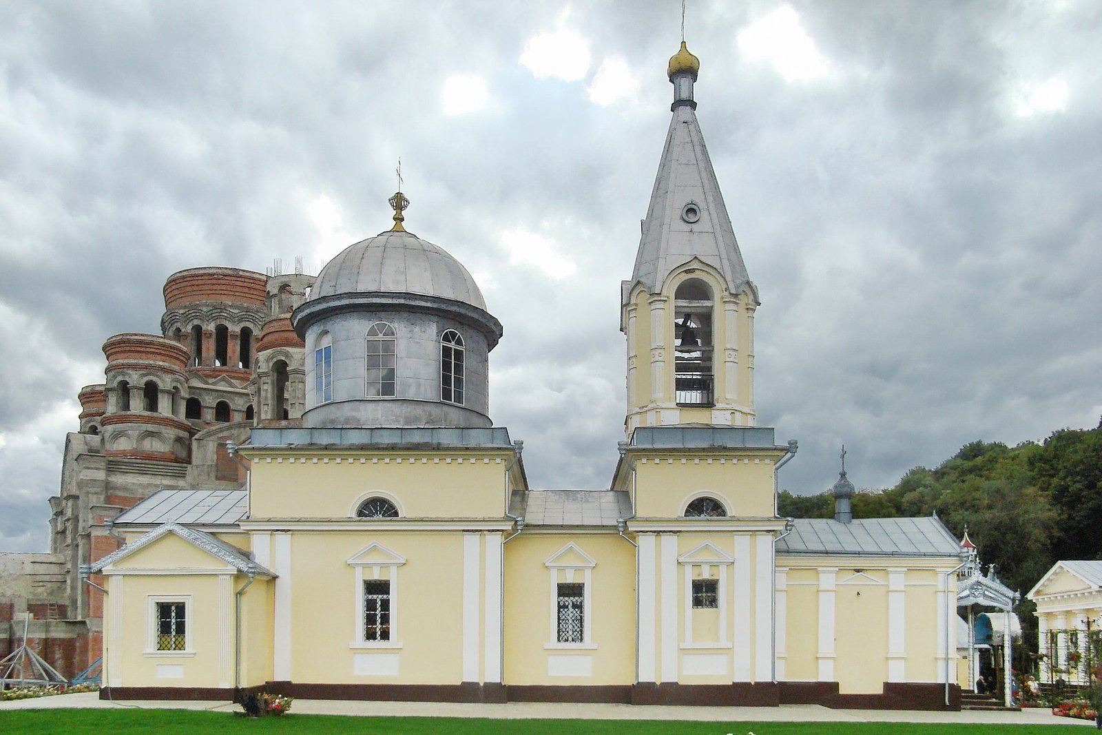 Hîncu Monastery