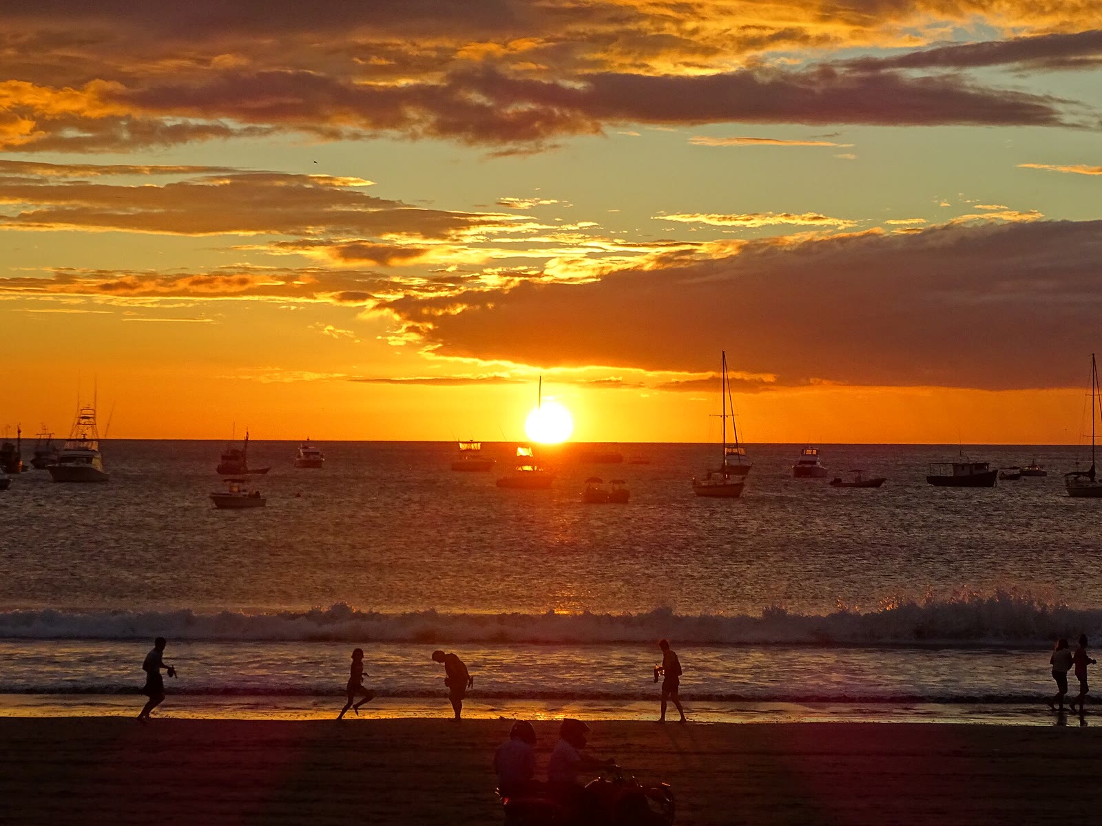 Sunset along Beach - San Juan del Sur - Nicaragua - 03 (31024475453)