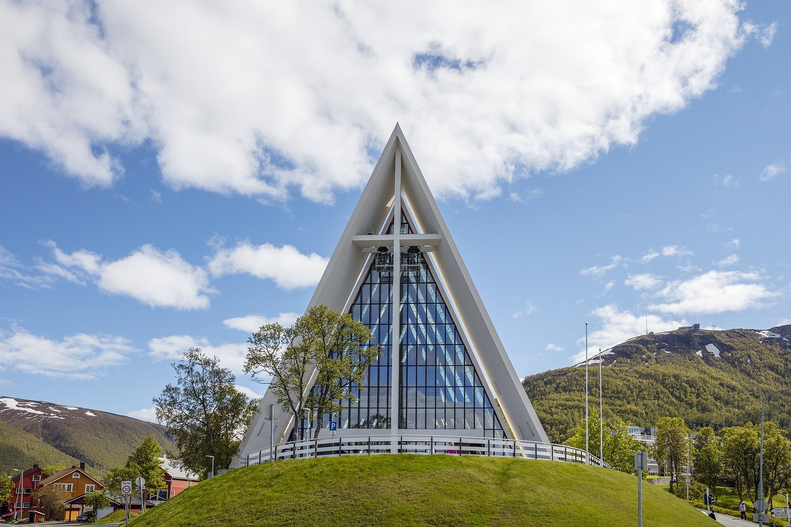 NOR-2016-Tromsø-Arctic Cathedral (Ishavskatedralen) 01 front