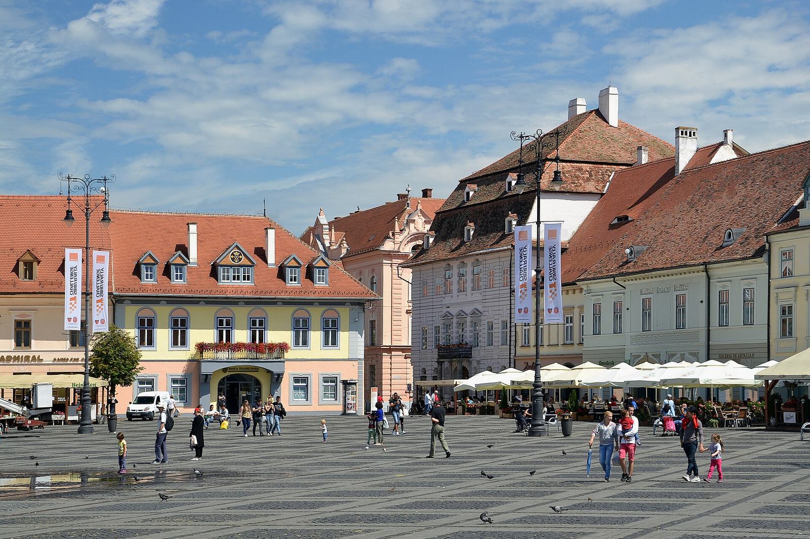 Sibiu (Hermannstadt, Nagyszeben) - Large Square (Piața Mare, Großer Ring)