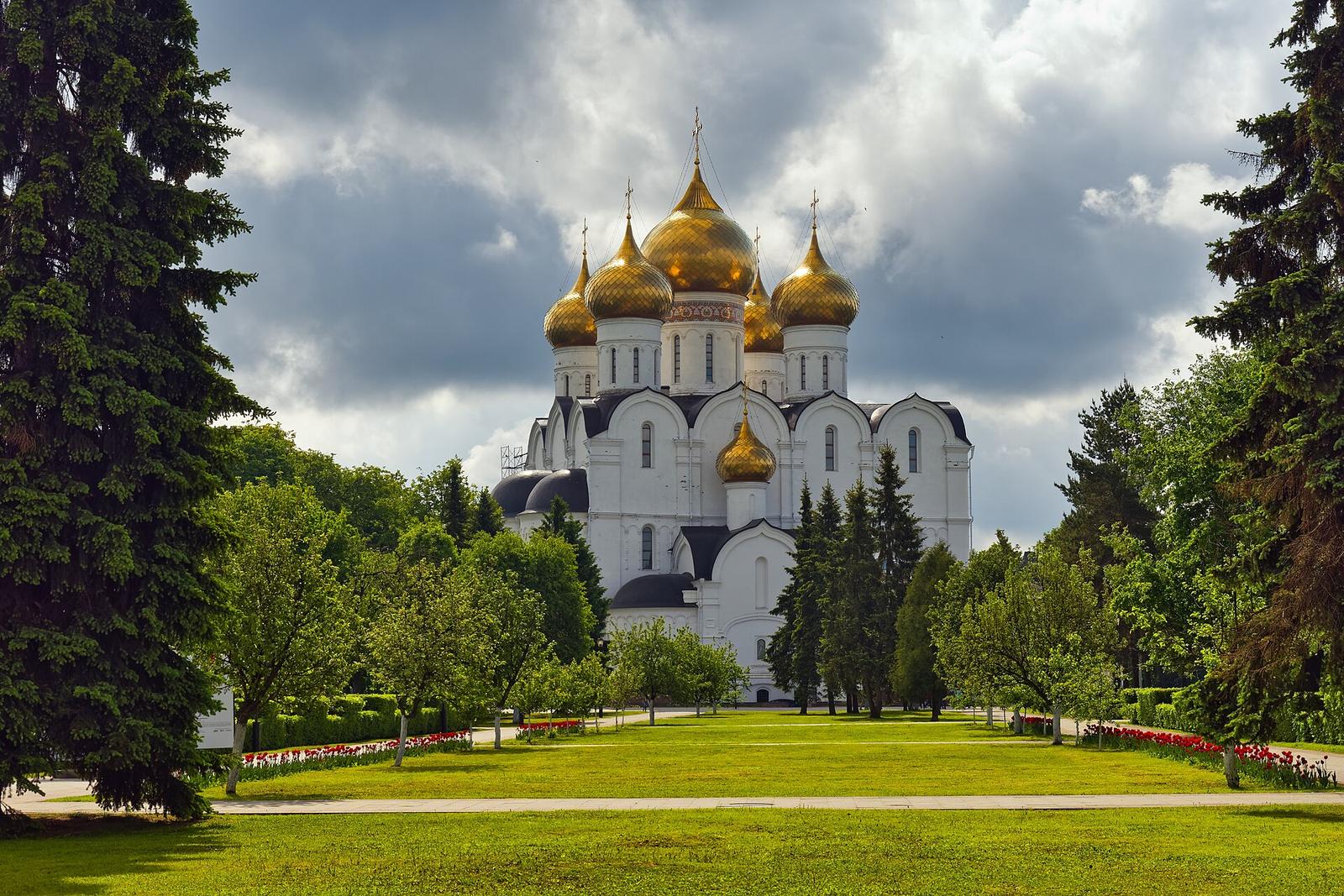 Yaroslavl. Cathedral of the Dormition P5262207 2350