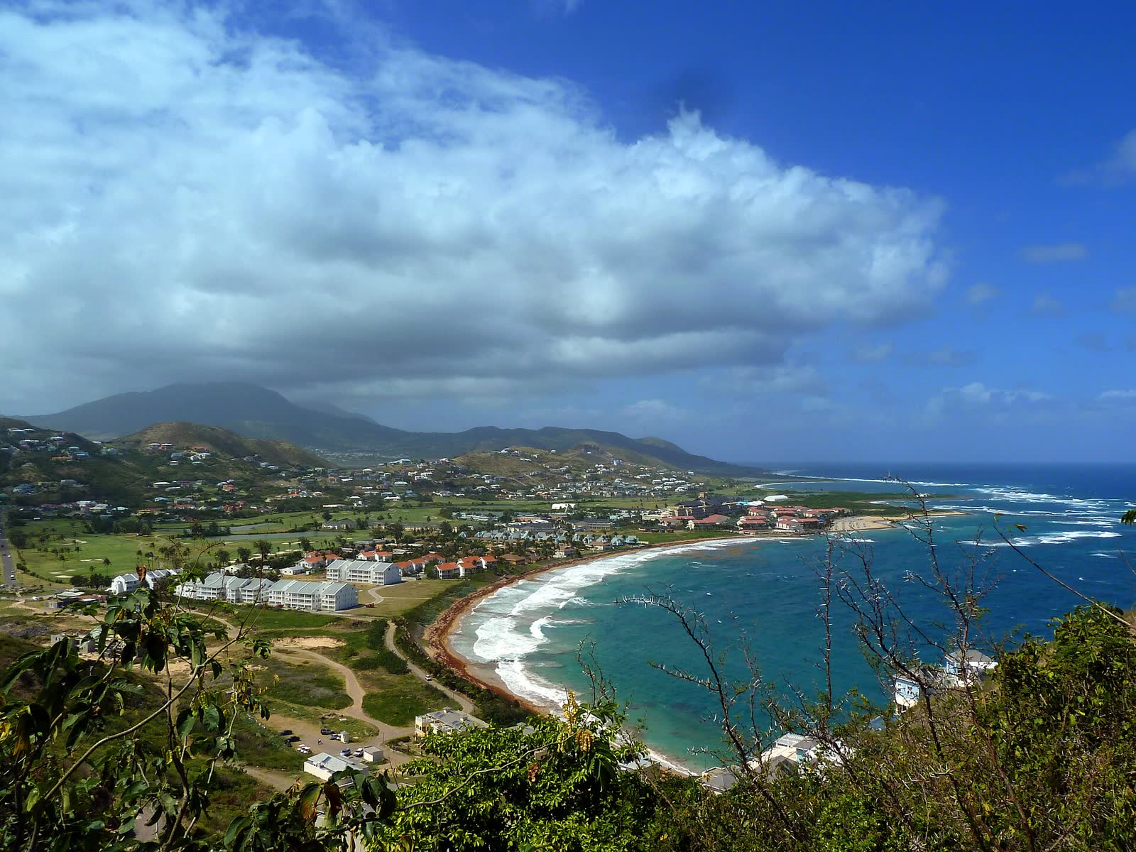 Karibik, St. Kitts - North Frigate Bay - View from Timothy Hill - panoramio