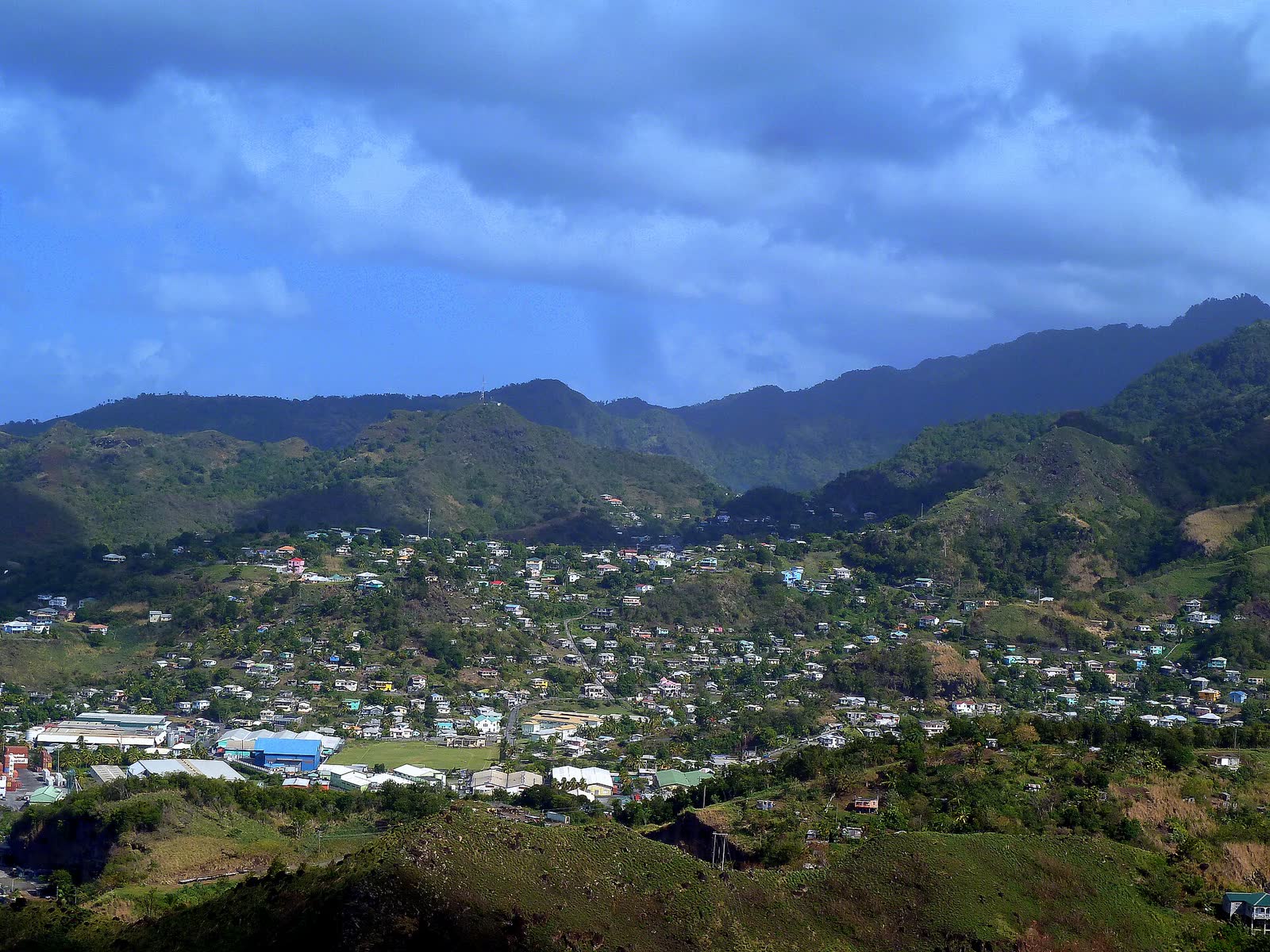 St. Vincent, Karibik - Kingstown - Looking north from Fort Charlotte - panoramio