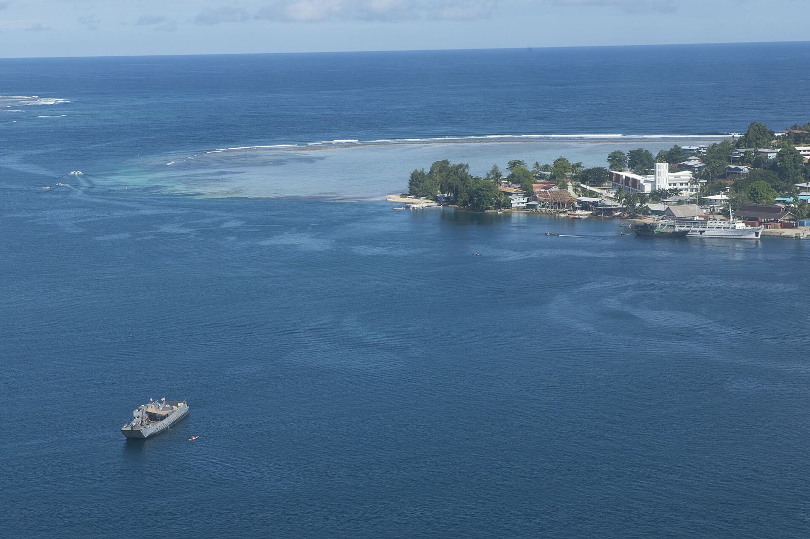 Aerial view of the coast of Gizo, Solomon Islands - 130805-N-SP369-490