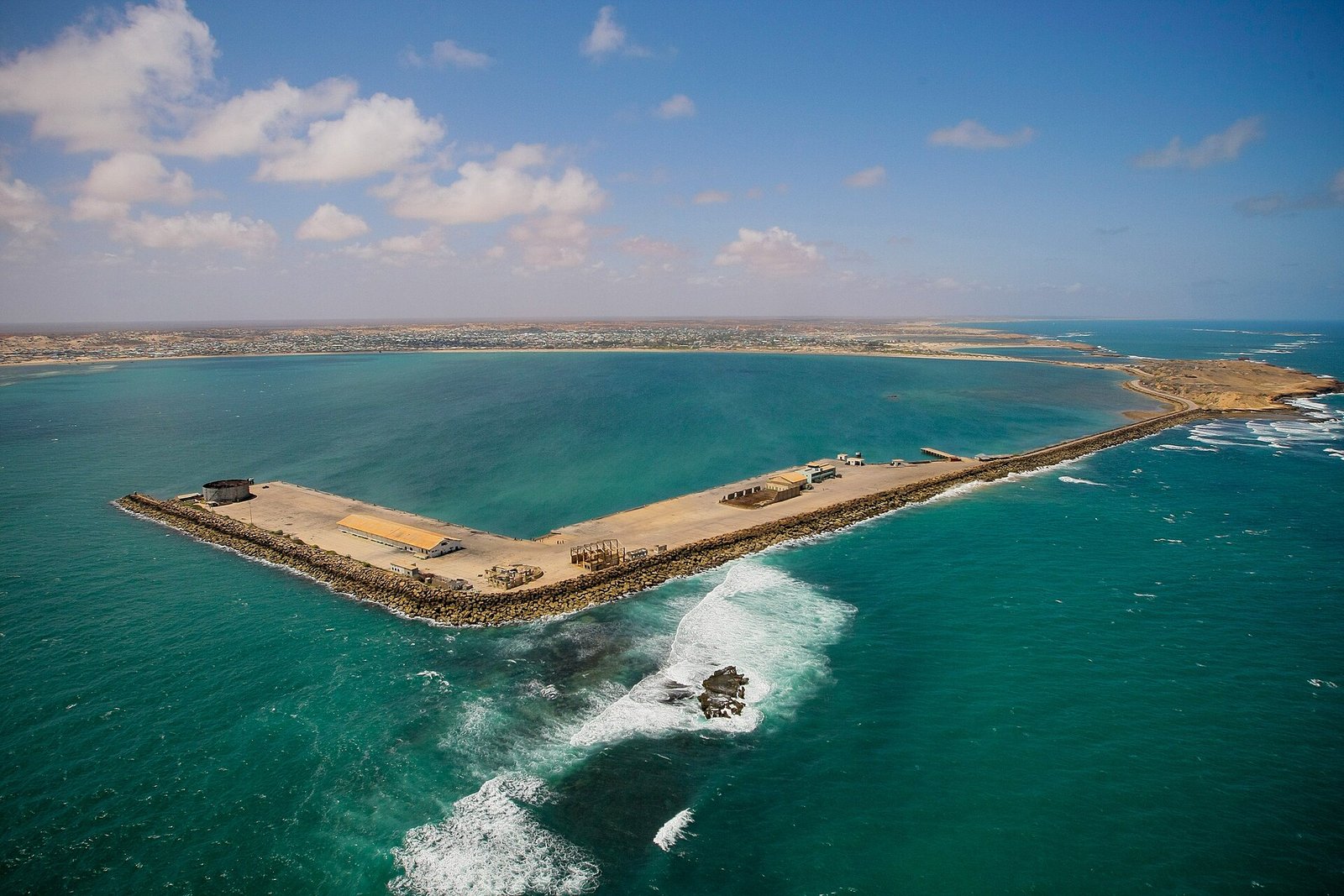 Aerial views of Kismayo 08 (8071374374)