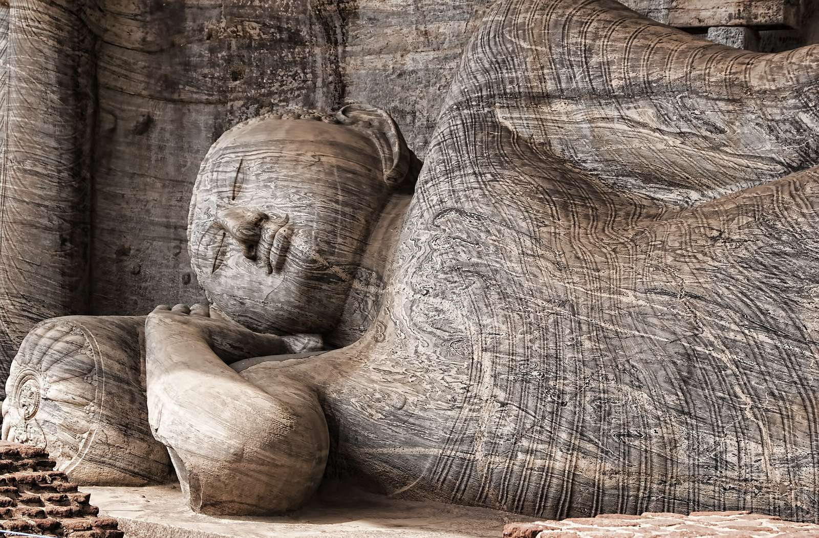 Gal Vihara Polonnaruwa 1