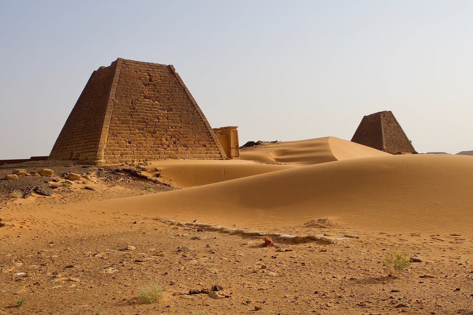 Meroe Pyramids - 33110830438