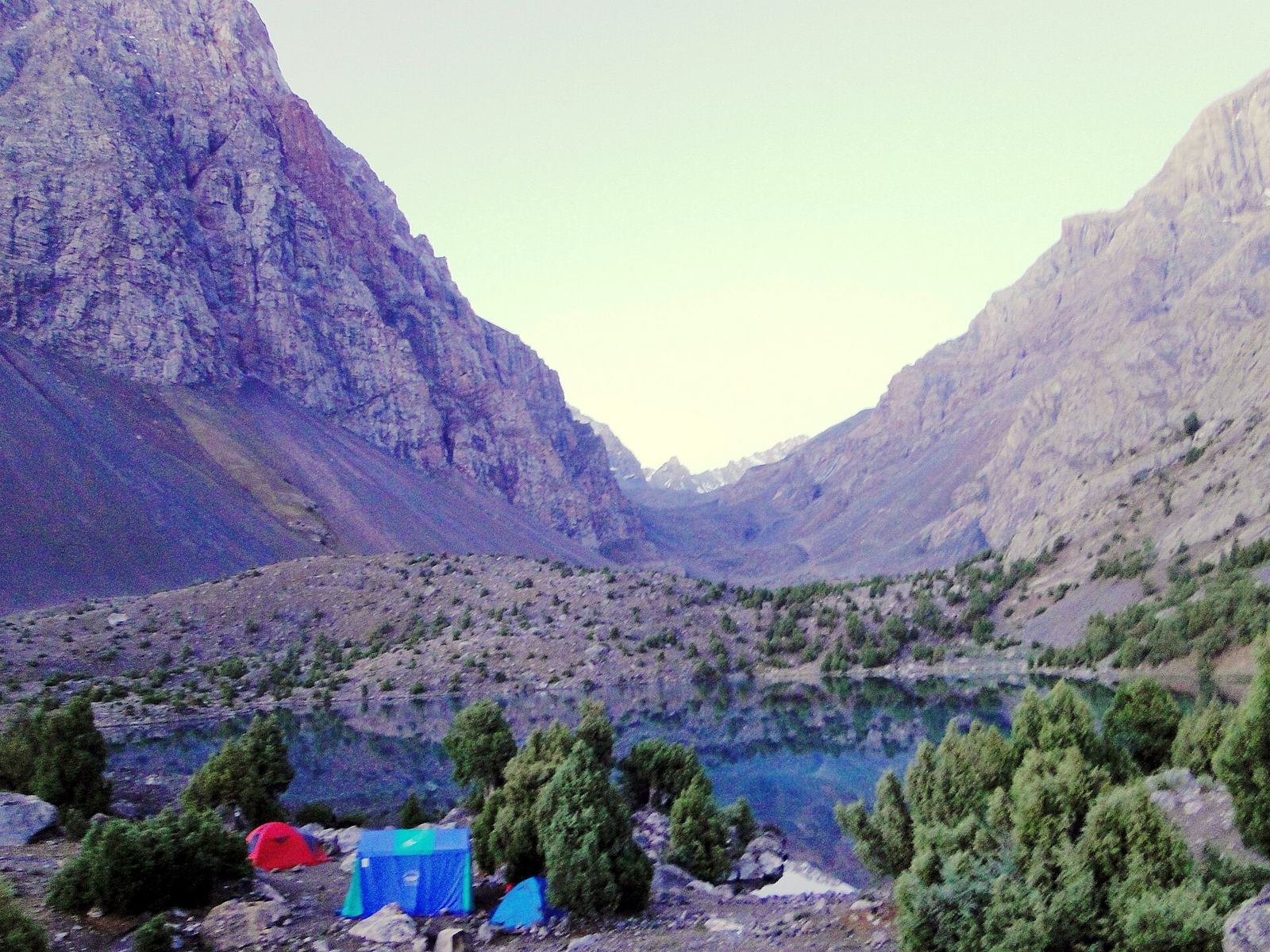 Tajikistan Fan-Mountains 01