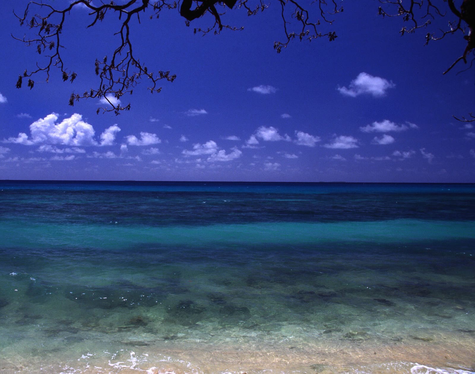 Tuvalu - Funafuti - Beach 3-2000