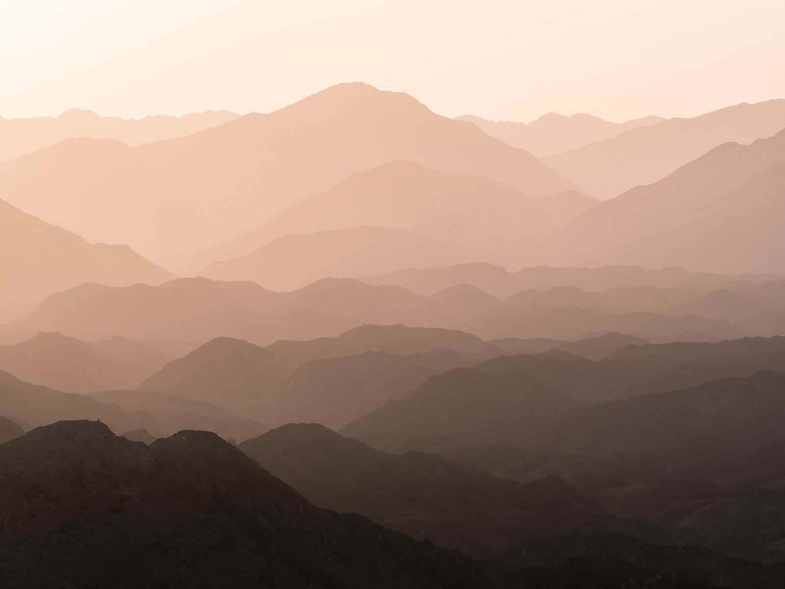 Mountains of Wadi Shawka denoised